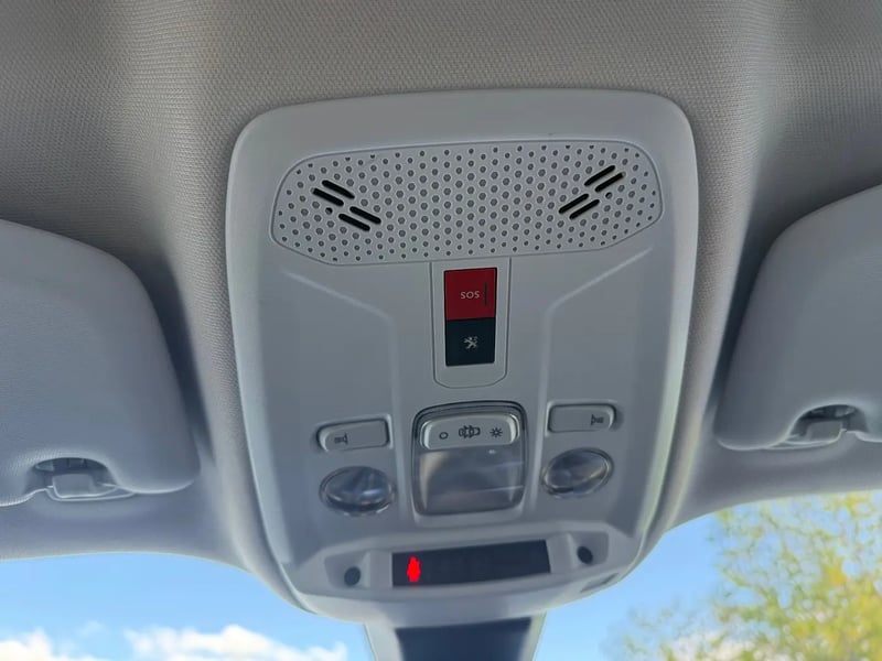Photo de la voiture PEUGEOT 2008 BlueHDi 130 S&S EAT8 Allure
