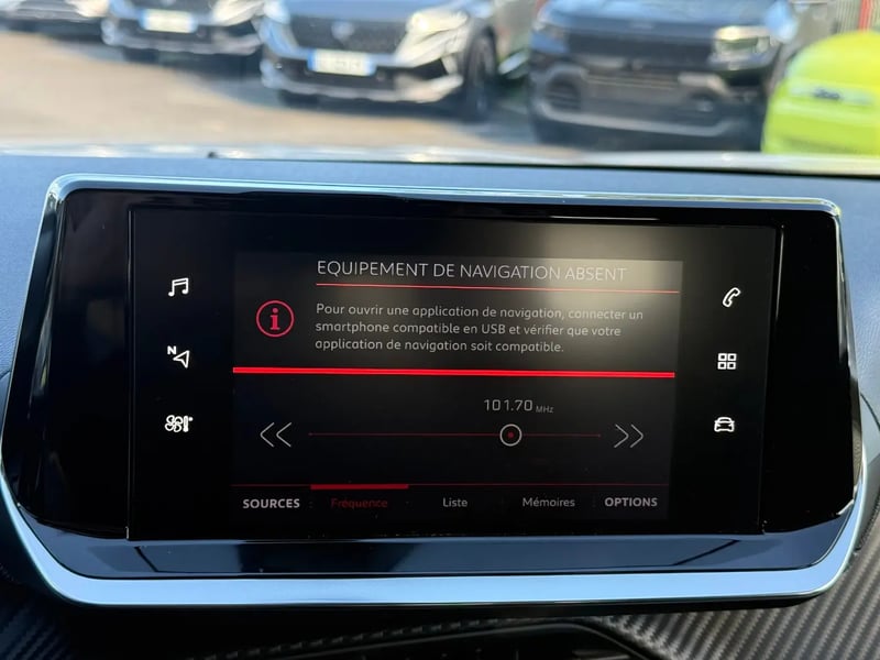 Photo de la voiture PEUGEOT 2008 BlueHDi 130 S&S EAT8 Allure