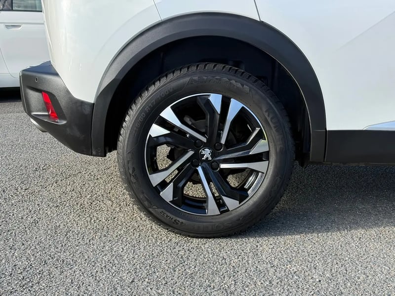 Photo de la voiture PEUGEOT 2008 BlueHDi 130 S&S EAT8 Allure