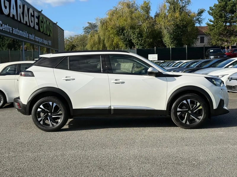 Photo de la voiture PEUGEOT 2008 BlueHDi 130 S&S EAT8 Allure