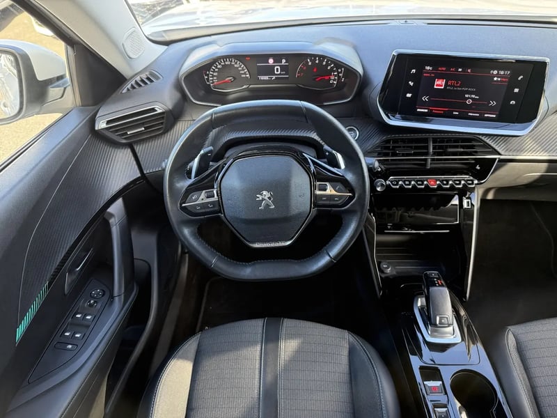 Photo de la voiture PEUGEOT 2008 BlueHDi 130 S&S EAT8 Allure