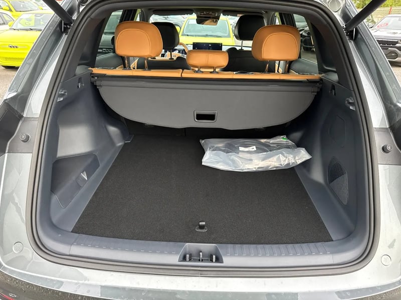 Photo de la voiture GEELY STARRAY EM-i Max+