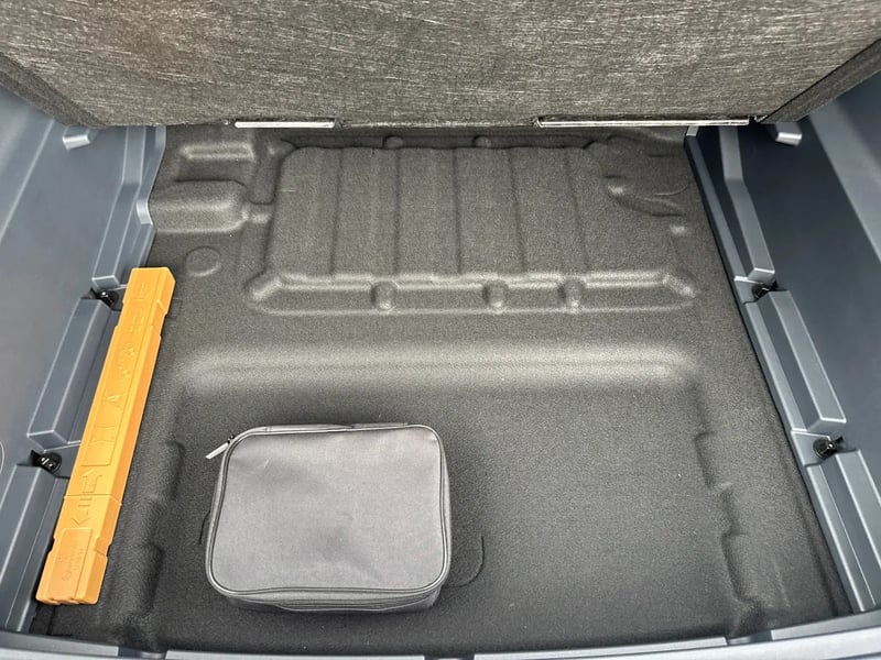 Photo de la voiture GEELY STARRAY EM-i Max+