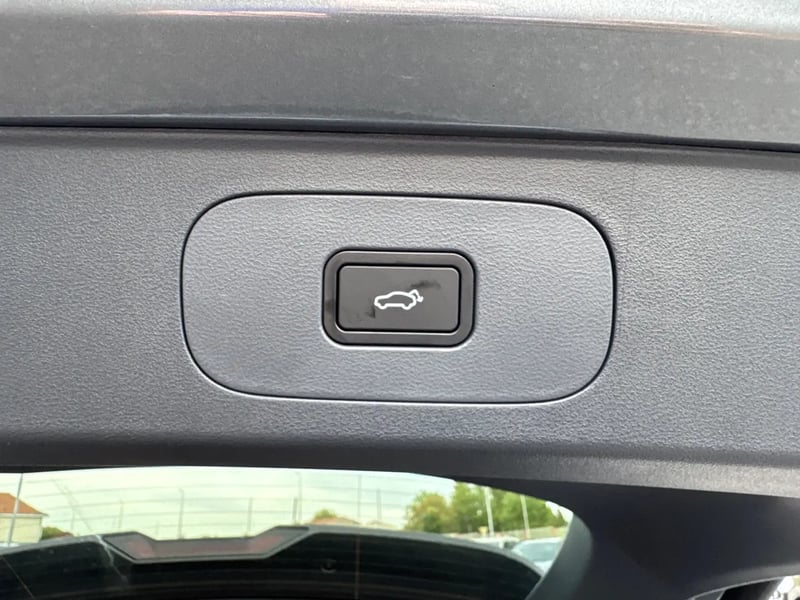 Photo de la voiture GEELY STARRAY EM-i Max+