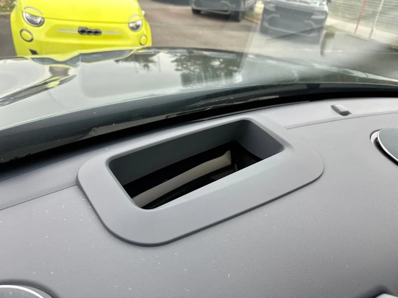 Photo de la voiture GEELY STARRAY EM-i Max+