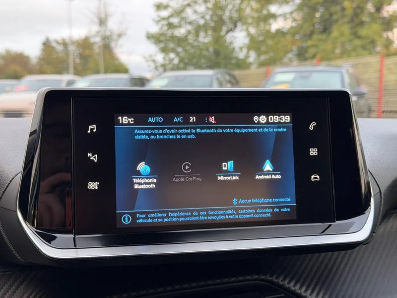 Photo de la voiture PEUGEOT 2008 PureTech 100 S&S BVM6 Allure