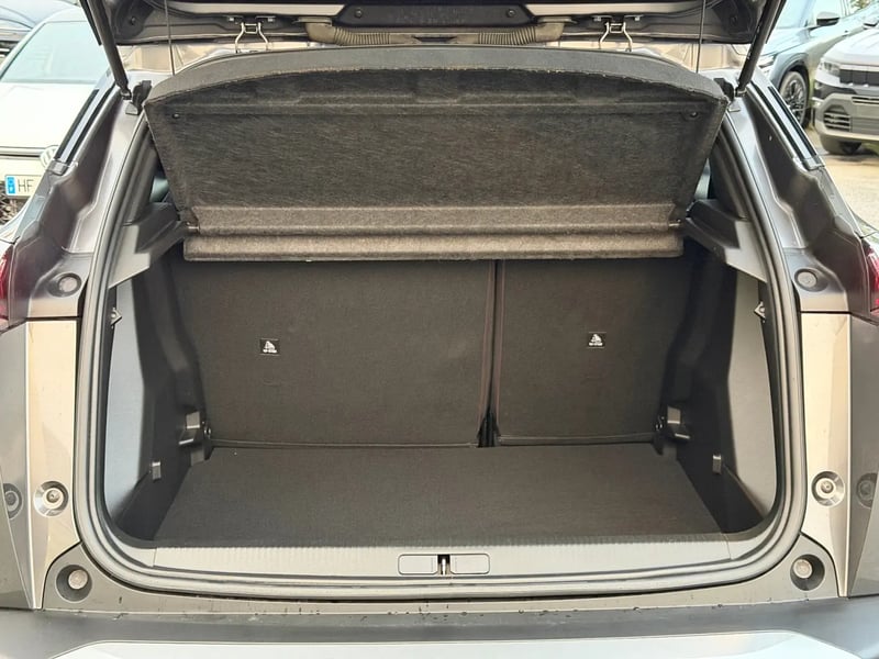 Photo de la voiture PEUGEOT 2008 PureTech 100 S&S BVM6 Allure