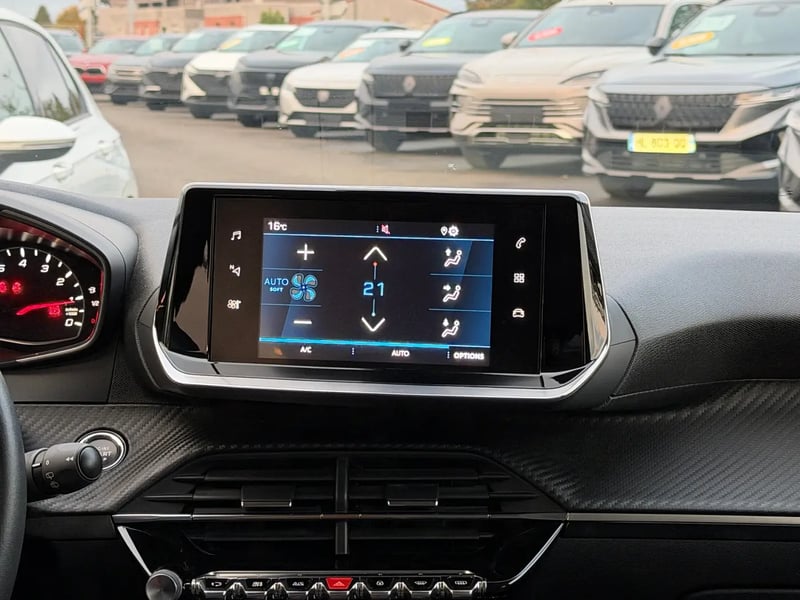 Photo de la voiture PEUGEOT 2008 PureTech 100 S&S BVM6 Allure