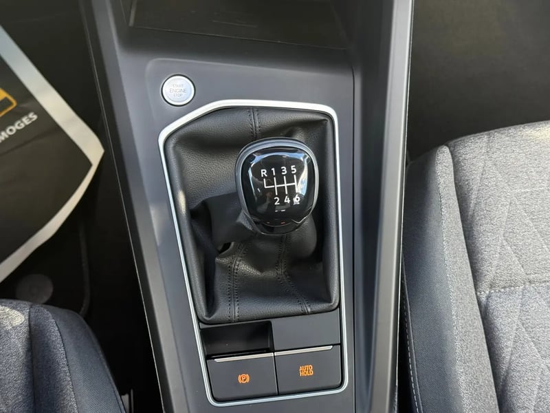 Photo de la voiture VOLKSWAGEN GOLF 1.5 eTSI OPF 150 DSG7 MOVE - 5P