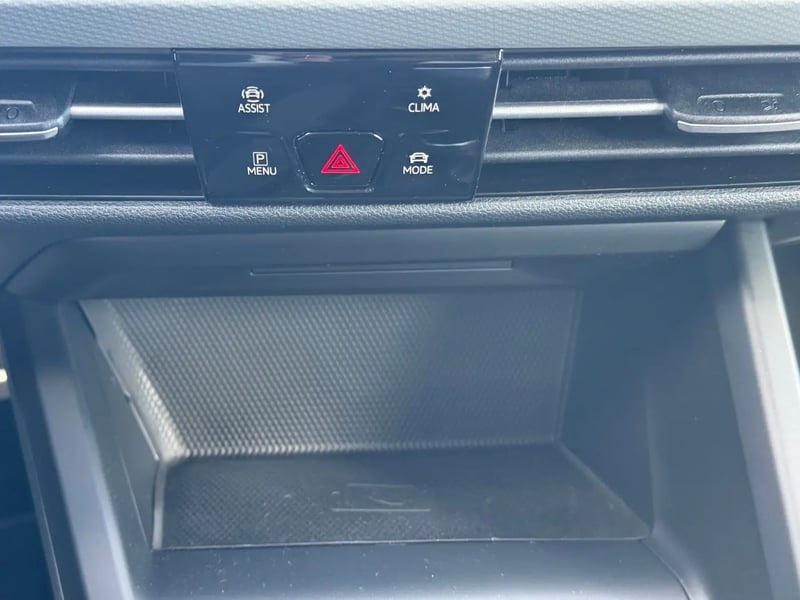 Photo de la voiture VOLKSWAGEN GOLF 1.5 eTSI OPF 150 DSG7 MOVE - 5P