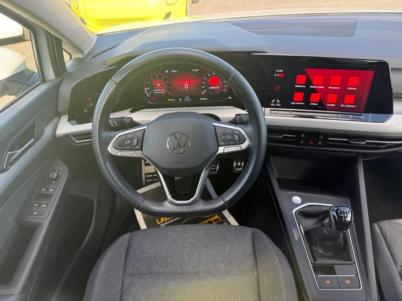 Photo de la voiture VOLKSWAGEN GOLF 1.5 eTSI OPF 150 DSG7 MOVE - 5P
