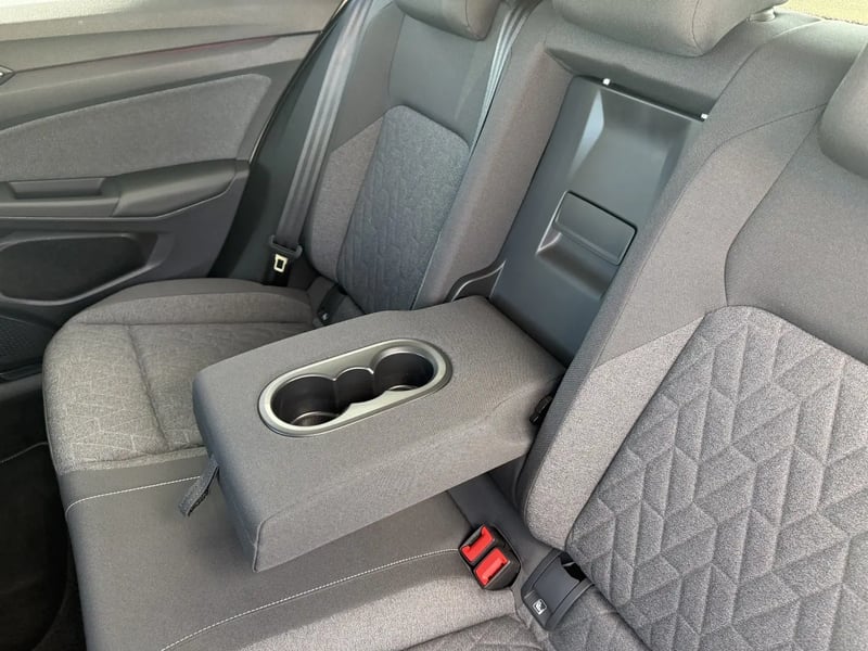 Photo de la voiture VOLKSWAGEN GOLF 1.5 eTSI OPF 150 DSG7 MOVE - 5P
