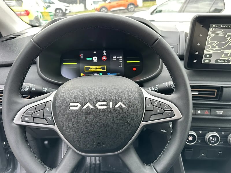 Photo de la voiture DACIA JOGGER Jogger1.6 hybrid 140ch Extreme 5 places NOIR