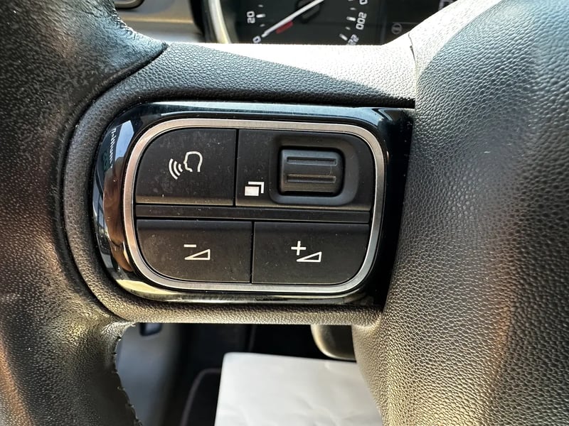 Photo de la voiture CITROEN C3 PureTech 110 S&S Shine