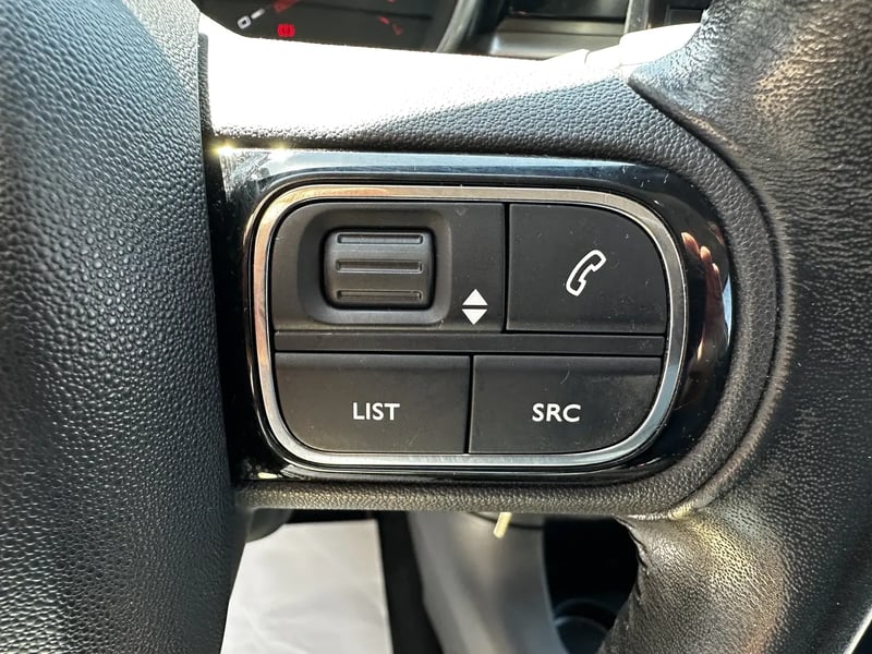 Photo de la voiture CITROEN C3 PureTech 110 S&S Shine
