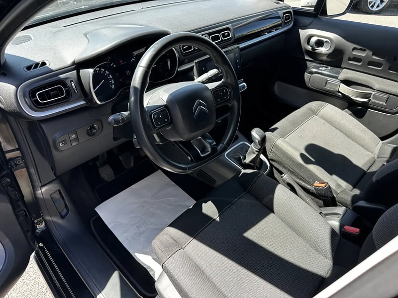 Photo de la voiture CITROEN C3 PureTech 110 S&S Shine