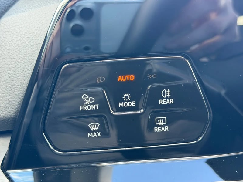 Photo de la voiture VOLKSWAGEN GOLF 1.5 TSI ACT OPF 130 BVM6 Style