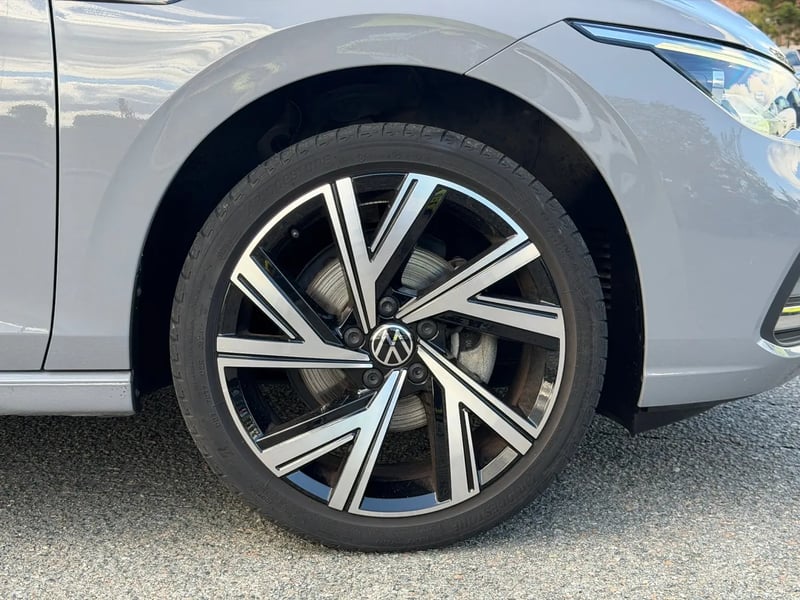 Photo de la voiture VOLKSWAGEN GOLF 1.5 TSI ACT OPF 130 BVM6 Style