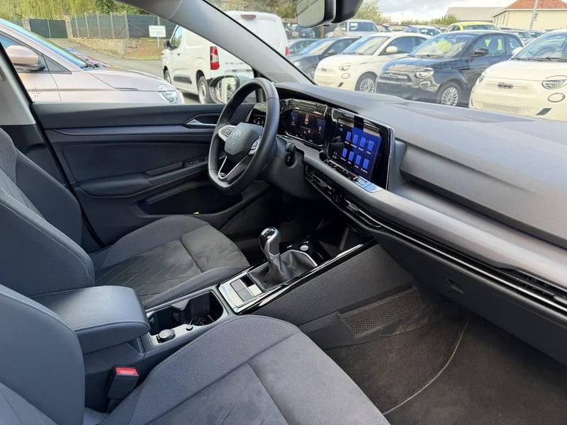 Photo de la voiture VOLKSWAGEN GOLF 1.5 TSI ACT OPF 130 BVM6 Style