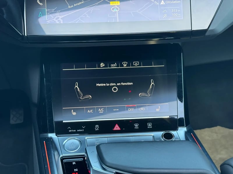 Photo de la voiture AUDI E-TRON SPORTBACK 50 quattro 313 ch S line