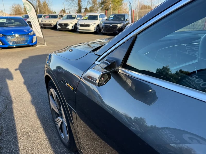 Photo de la voiture AUDI E-TRON SPORTBACK 50 quattro 313 ch S line