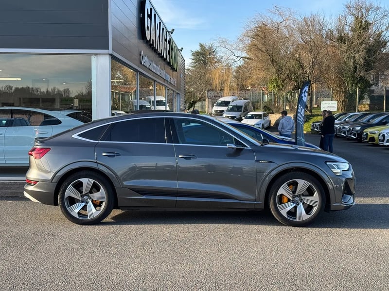 Photo de la voiture AUDI E-TRON SPORTBACK 50 quattro 313 ch S line