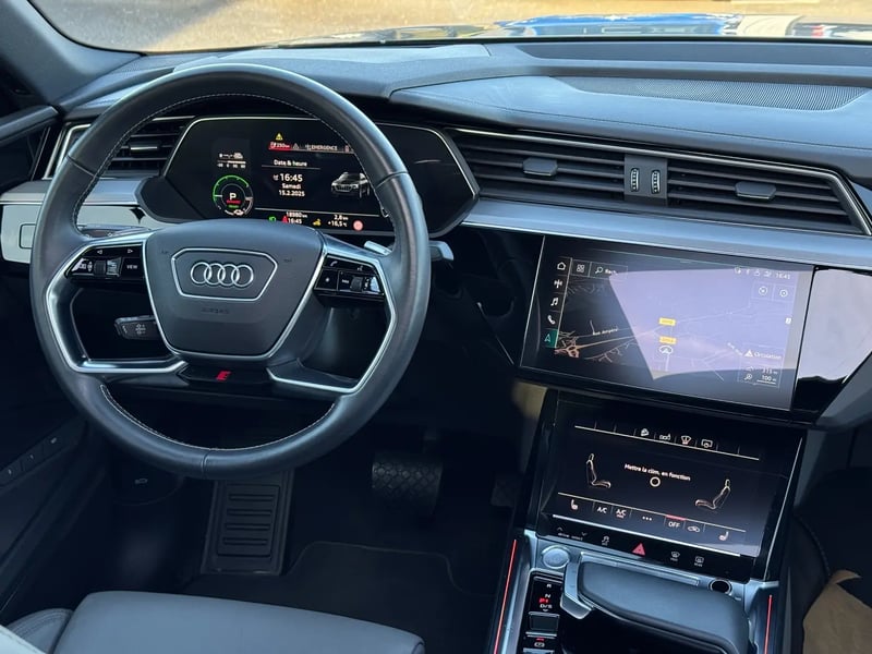 Photo de la voiture AUDI E-TRON SPORTBACK 50 quattro 313 ch S line