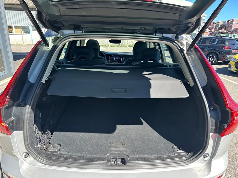 Photo de la voiture VOLVO XC60 T6 AWD Hybride rechargeable 253 ch+145 ch Geartronic 8 Start
