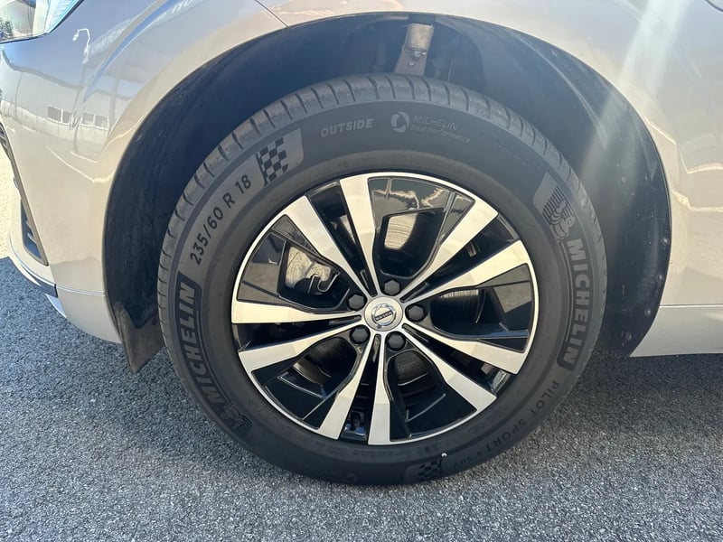Photo de la voiture VOLVO XC60 T6 AWD Hybride rechargeable 253 ch+145 ch Geartronic 8 Start