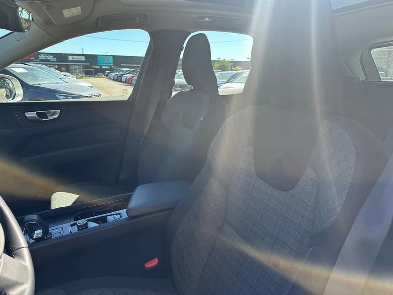 Photo de la voiture VOLVO XC60 T6 AWD Hybride rechargeable 253 ch+145 ch Geartronic 8 Start