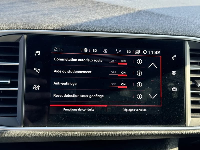 Photo de la voiture PEUGEOT 308 BlueHDi 130ch S&S EAT8 GT