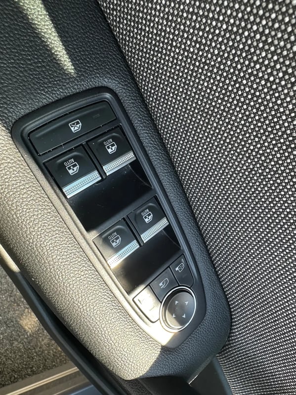 Photo de la voiture RENAULT CAPTUR Eco-G 100 ch Techno