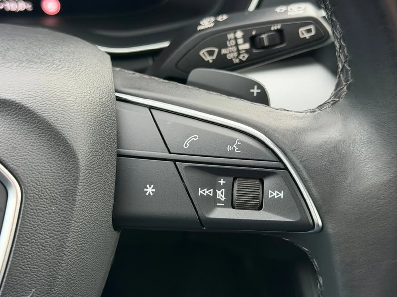 Photo de la voiture AUDI Q5 SPORTBACK 40 TDI 204 S tronic 7 Quattro Design