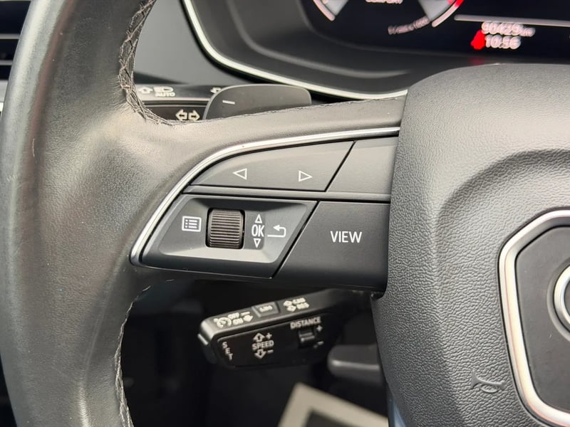 Photo de la voiture AUDI Q5 SPORTBACK 40 TDI 204 S tronic 7 Quattro Design
