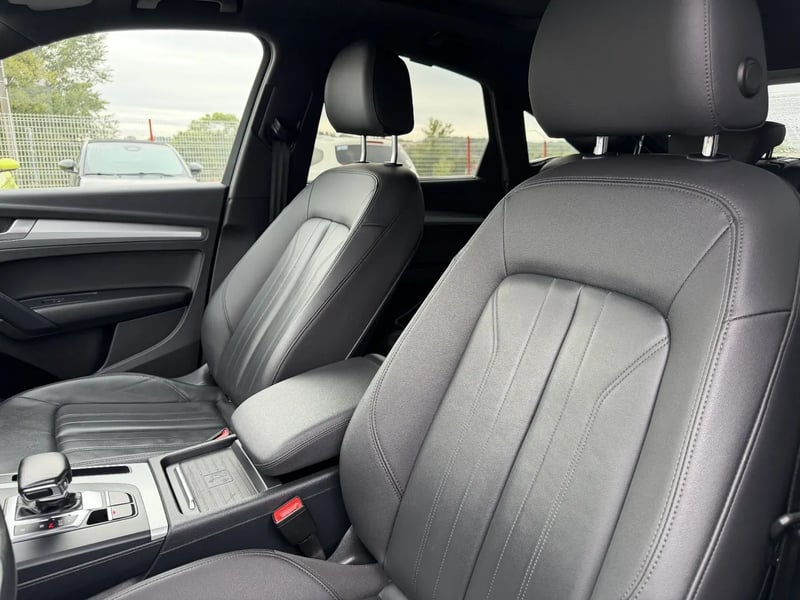 Photo de la voiture AUDI Q5 SPORTBACK 40 TDI 204 S tronic 7 Quattro Design