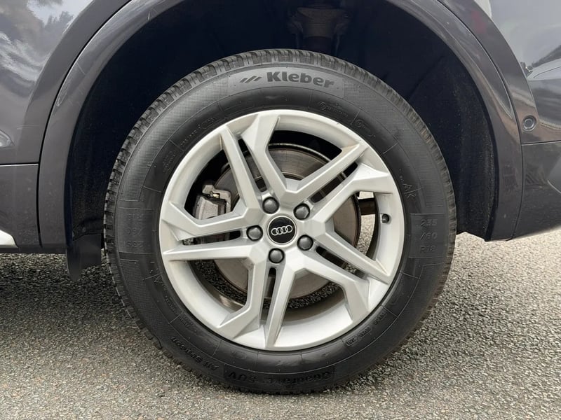 Photo de la voiture AUDI Q5 SPORTBACK 40 TDI 204 S tronic 7 Quattro Design