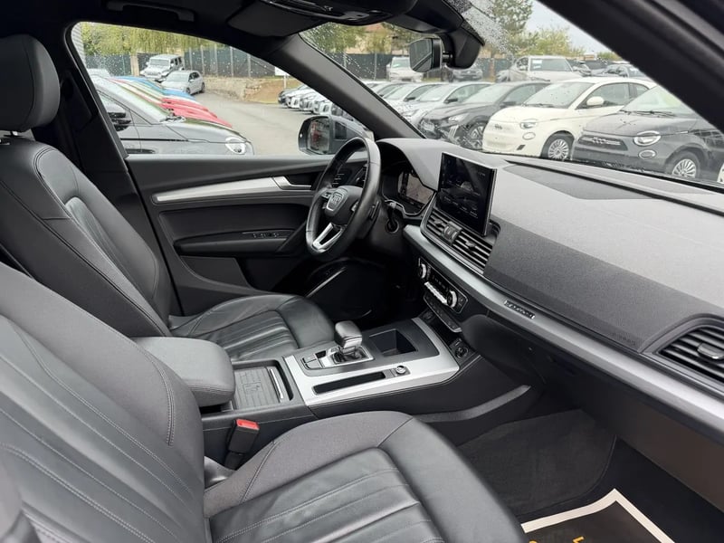 Photo de la voiture AUDI Q5 SPORTBACK 40 TDI 204 S tronic 7 Quattro Design