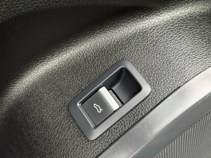 Photo de la voiture AUDI Q5 SPORTBACK 40 TDI 204 S tronic 7 Quattro Design