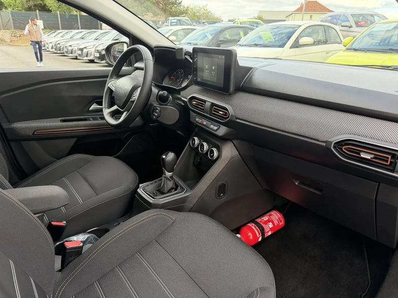 Photo de la voiture DACIA SANDERO TCe 90 CVT Stepway Expression