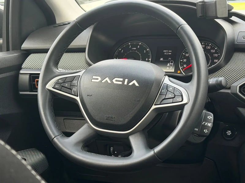 Photo de la voiture DACIA SANDERO TCe 90 CVT Stepway Expression