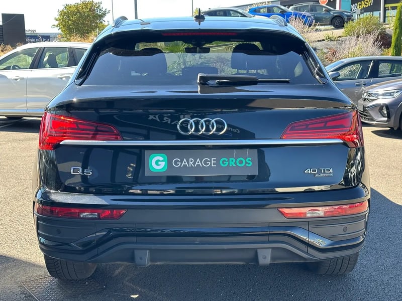Photo de la voiture AUDI Q5 SPORTBACK 40 TDI 204 S tronic 7 Quattro Design