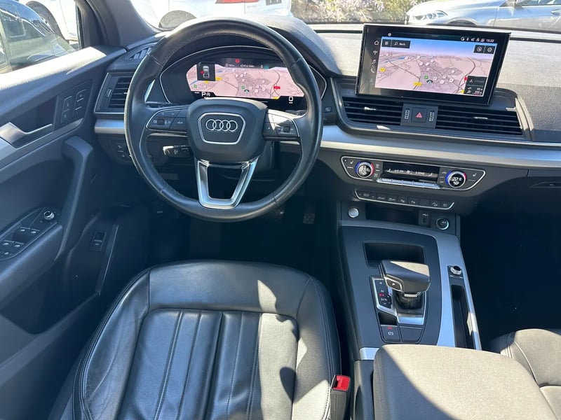 Photo de la voiture AUDI Q5 SPORTBACK 40 TDI 204 S tronic 7 Quattro Design