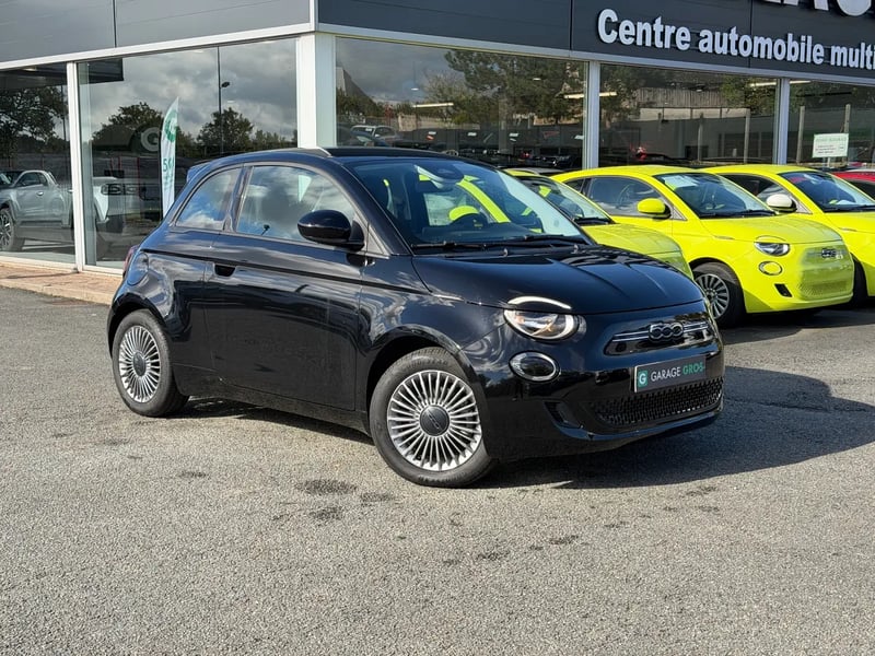 Photo de la voiture FIAT 500e BERLINE 500 e 118 ch Nouvelle 500