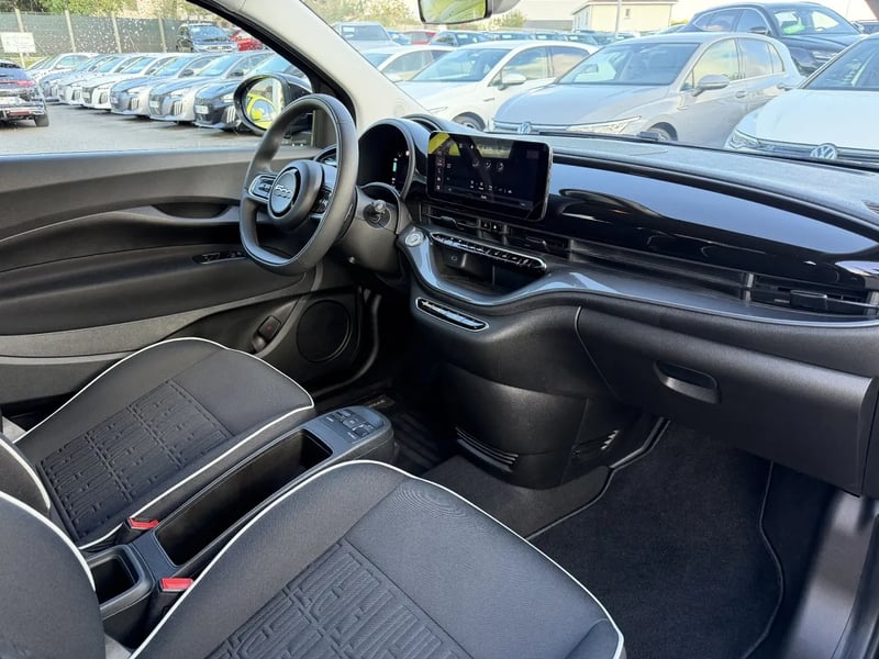 Photo de la voiture FIAT 500e BERLINE 500 e 118 ch Nouvelle 500