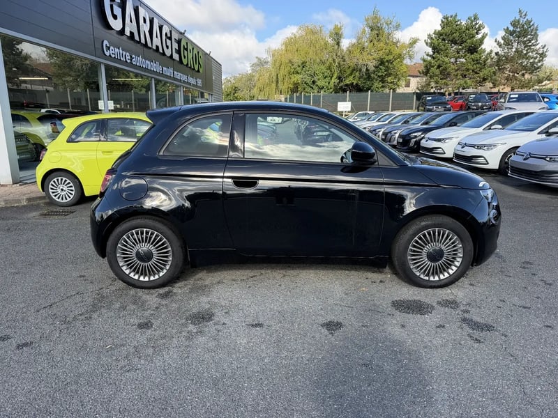 Photo de la voiture FIAT 500e BERLINE 500 e 118 ch Nouvelle 500