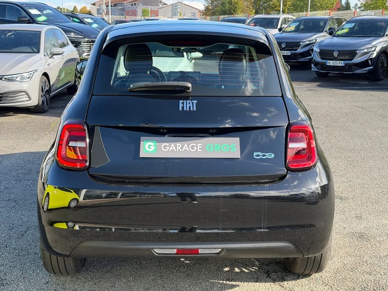 Photo de la voiture FIAT 500e BERLINE 500 e 118 ch Nouvelle 500