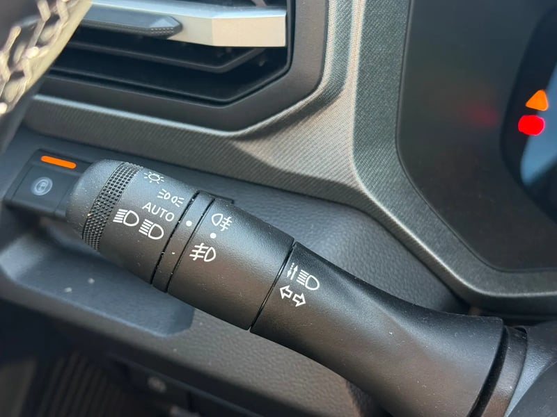 Photo de la voiture DACIA BIGSTER HYBRID 155 Journey