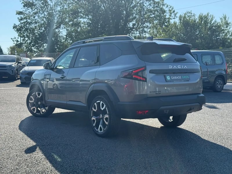 Photo de la voiture DACIA BIGSTER HYBRID 155 Journey
