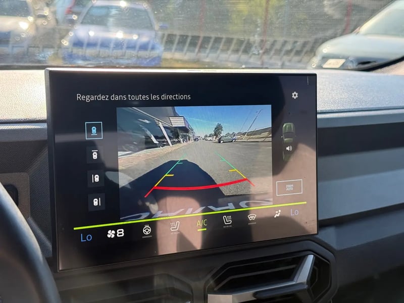 Photo de la voiture DACIA BIGSTER HYBRID 155 Journey