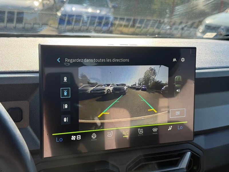Photo de la voiture DACIA BIGSTER HYBRID 155 Journey